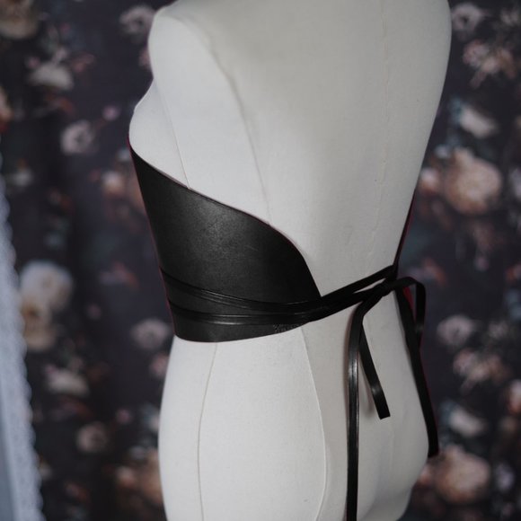 Dehanche Inspired Vachetta Leather Corset Belt with Thin Tie Straps - Picture 8 of 14
